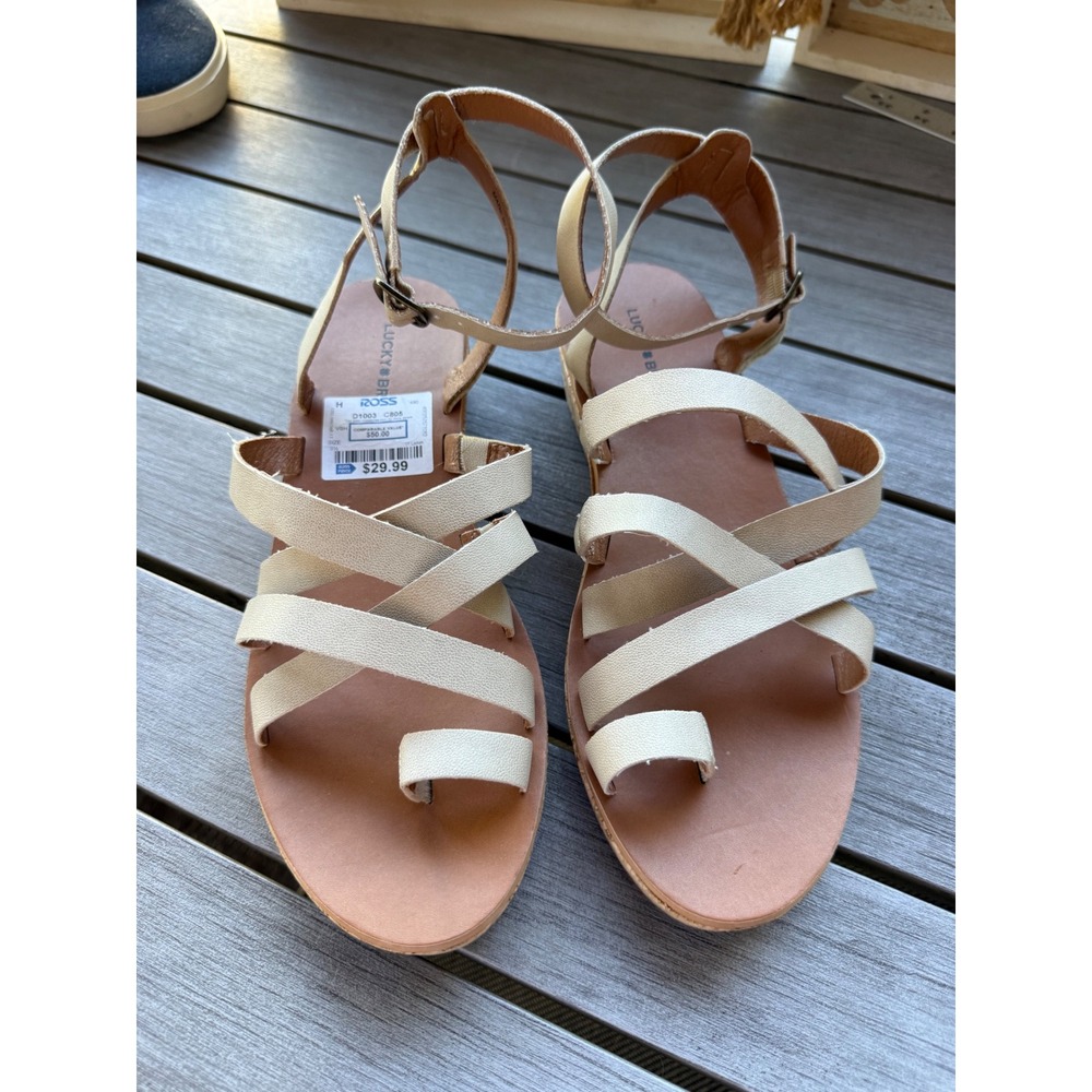 Lucky Brand cream-colored strappy flat sandals toe-ring ankle-strap buckle 9.5